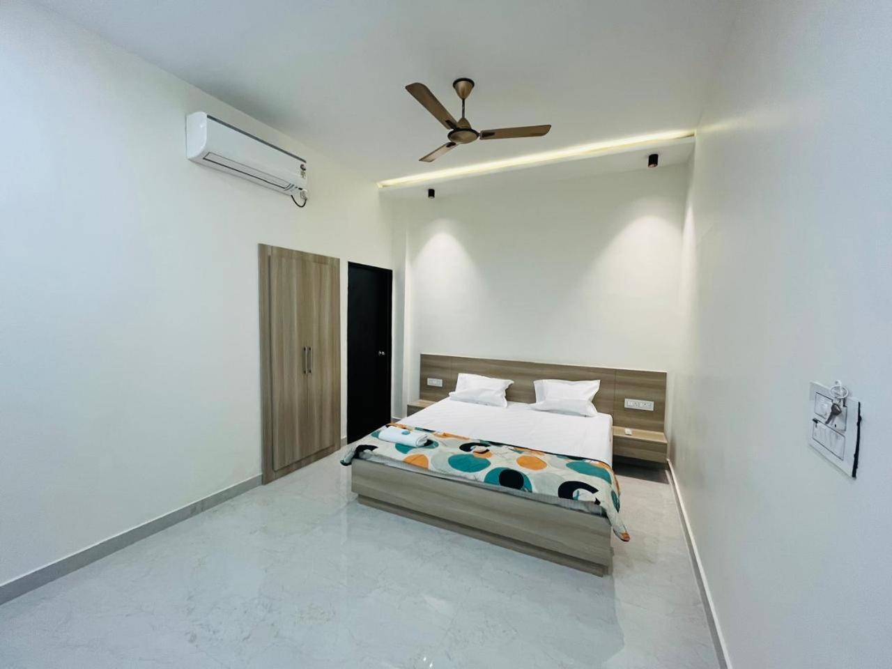 Log Inn Banaras Varanasi Esterno foto