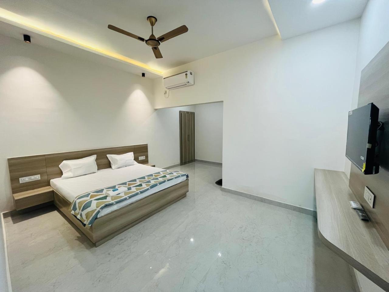 Log Inn Banaras Varanasi Esterno foto