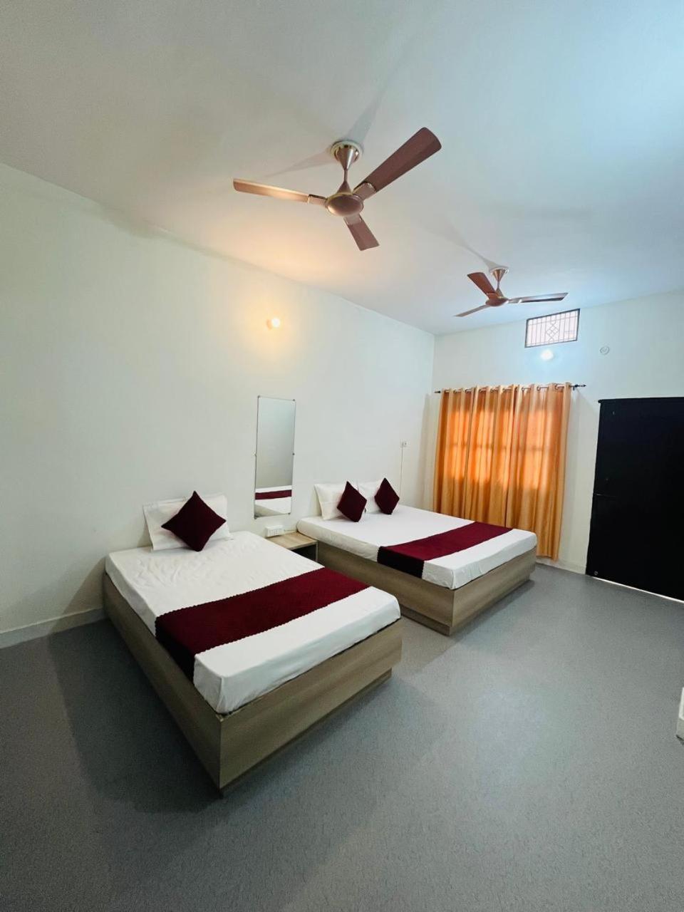 Log Inn Banaras Varanasi Esterno foto